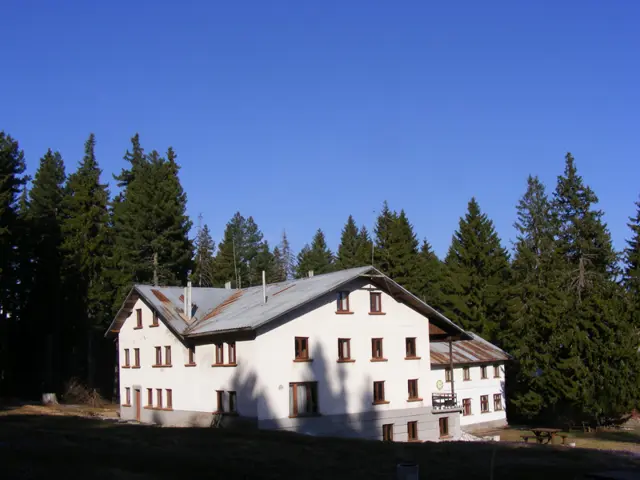 Vezhen Hut