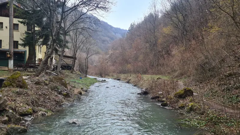 Lyulyaka Hut and Kriva River