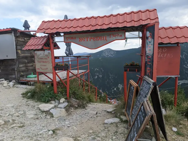 Yastrebetz Hut
