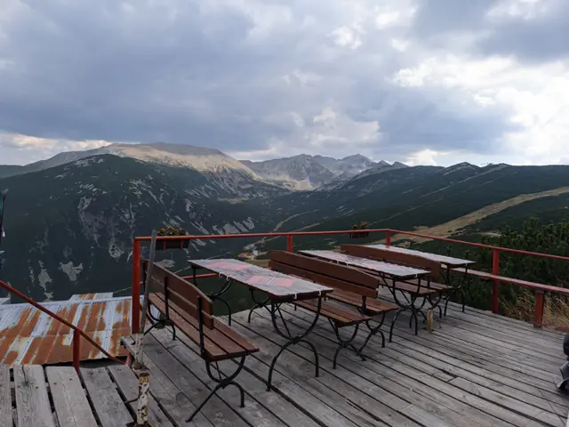 Yastrebetz Hut