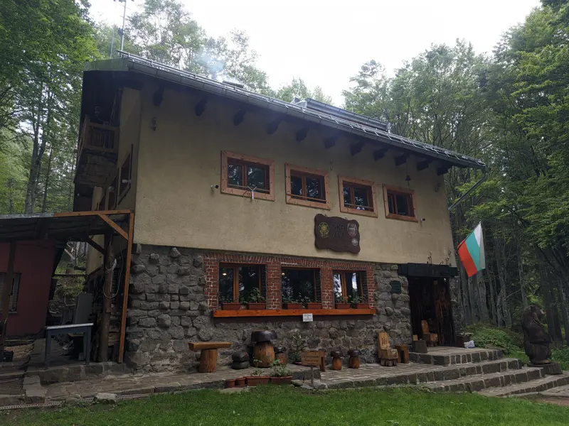 хижа "Камен дел"
