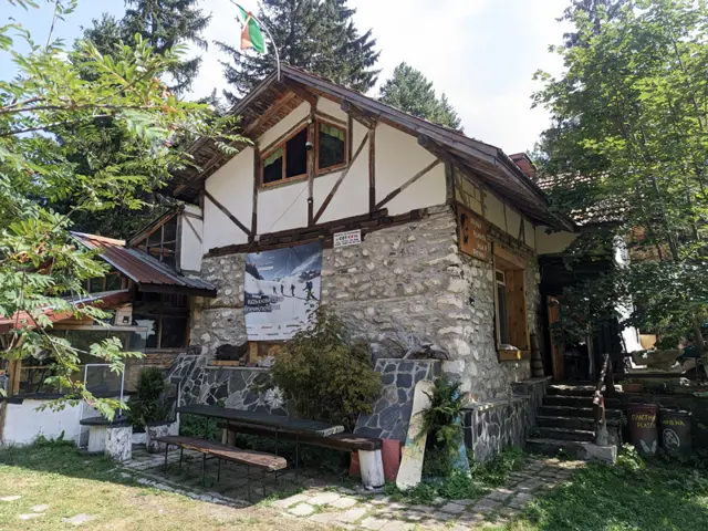 Lovna Hut