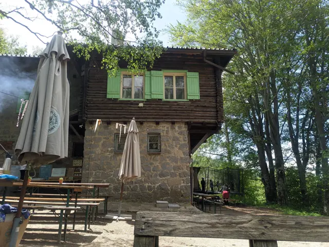 Хижа "Балканити"