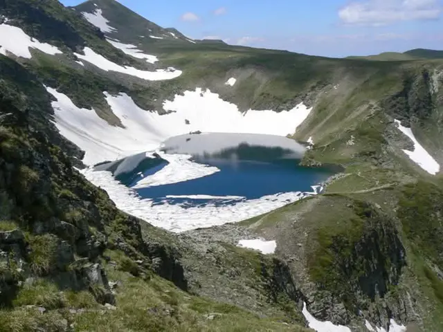 Okoto Lake (The Eye)