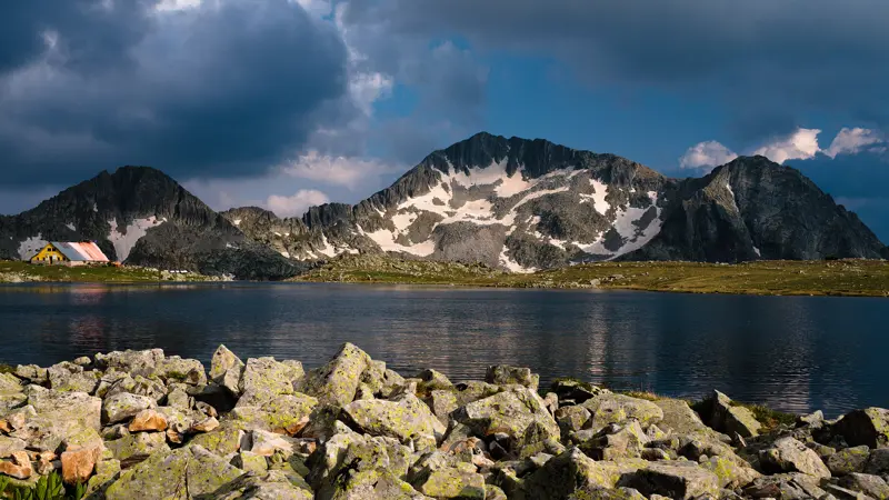 Kamenitsa Peak