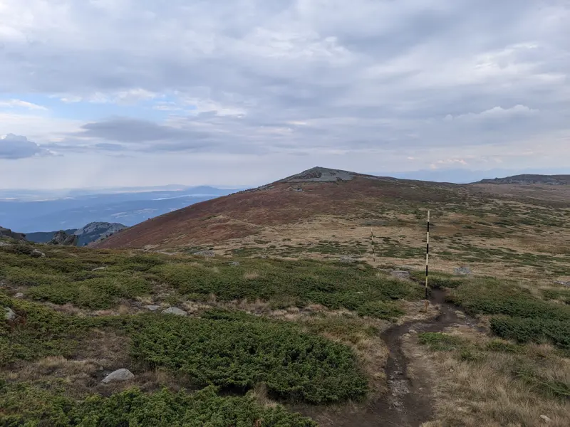 Skoparnik Peak, viewed from the E4 trail (descending from Cherni Vrah)