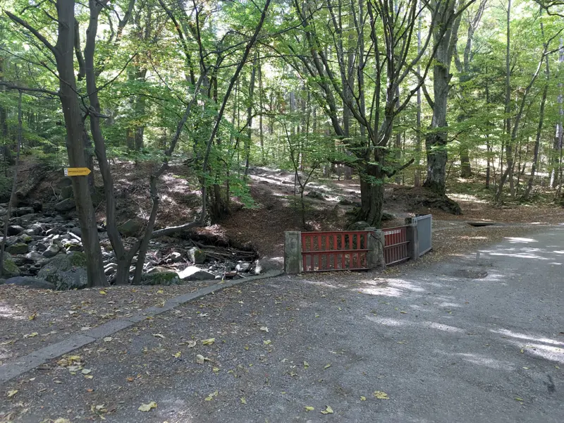 Turnoff for Dragalevtsi Monastery