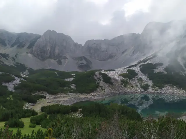 Sinanishko Lake