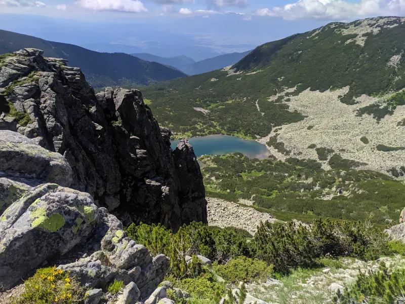 Vapsko Lake, seen from the ridge between Vapa Peak and Kanarata Peak