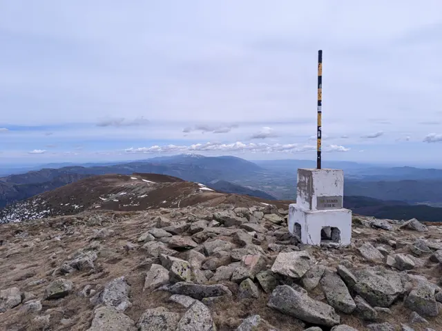 Vezhen Peak