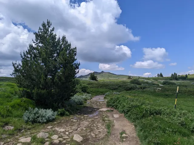 Aleko Hut - Kamen Del Peak - Zlatnite Mostove