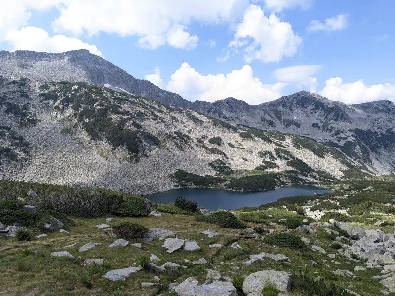 Banderishki Chukar (left) and the Long Banderishko Lake